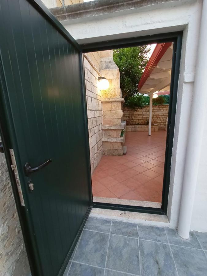 Villetta Poesia 50 M Dal Mare Con Giardino E Parcheggio Torre dell'Orso Luaran gambar